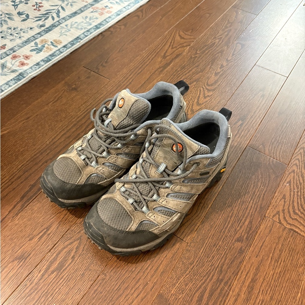 Merrell Women’s Brown and Black Athletic Shoes - Picture 11 of 11